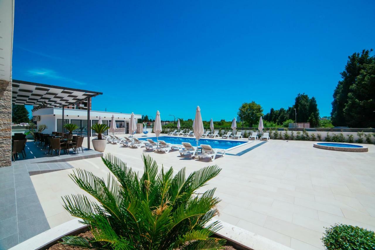 Hotel Ambiente Ulcinj Exterior foto